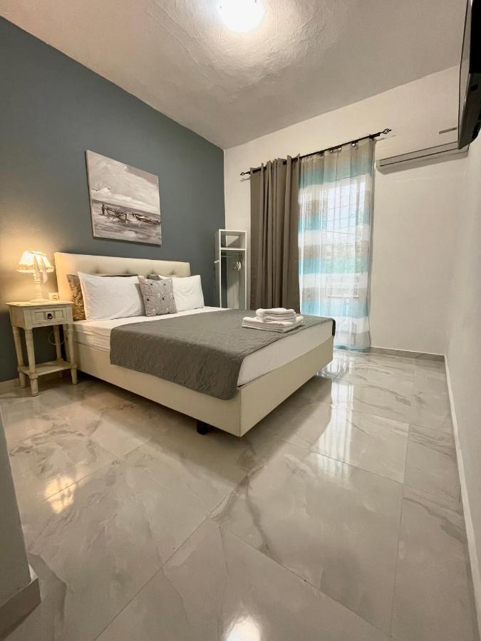 Nisel Seaside Apartment Paralia Katerinis Bagian luar foto